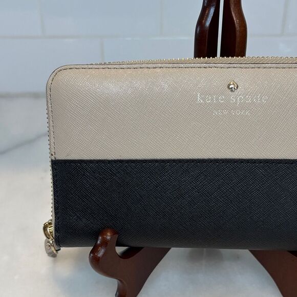Kate Spade Saffiano Leather Two-Tone Colorblock Full Zip Continental Wallet - Picture 2 of 16